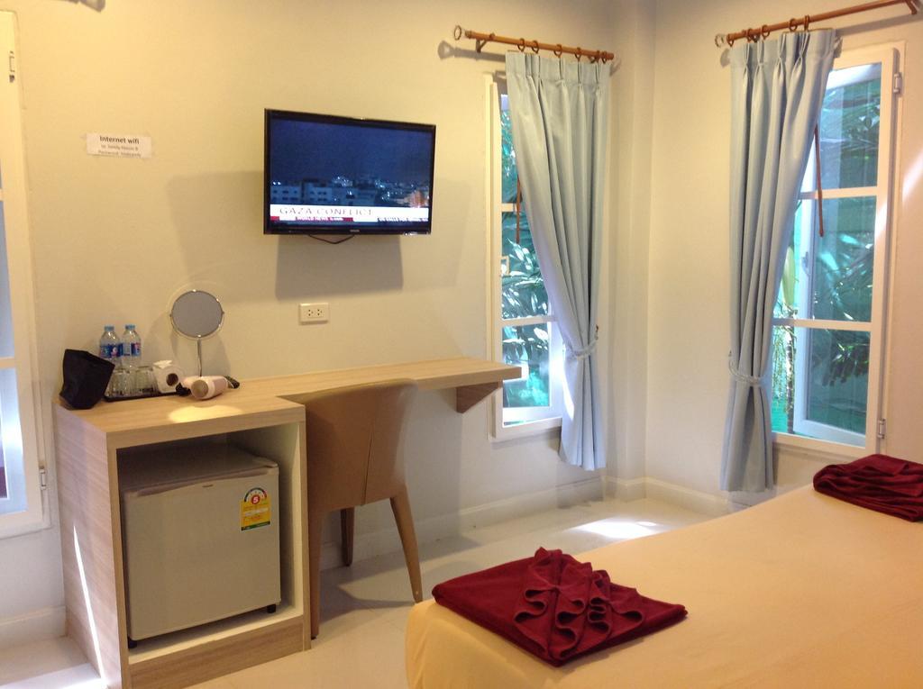 Sandy House Rawai Экстерьер фото